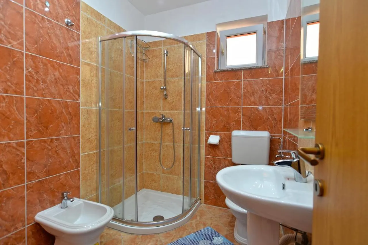 Apartments With A Parking Space Pula - 21036 Croatia