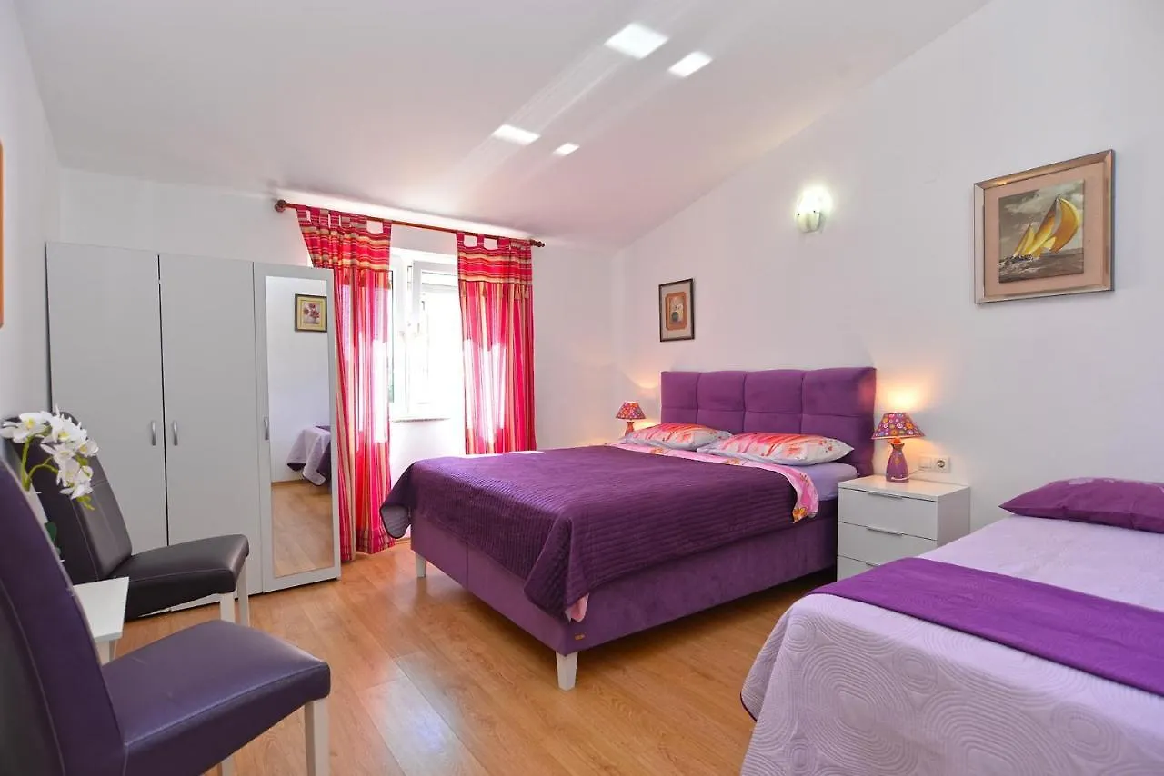 Apartments With A Parking Space Pula - 21036 0*,  Croatia